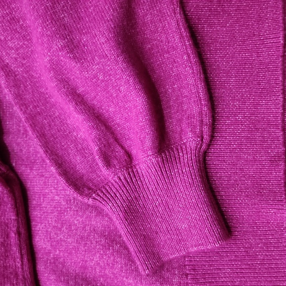 GAP size small pink sweater excellent condition - Picture 2 of 5